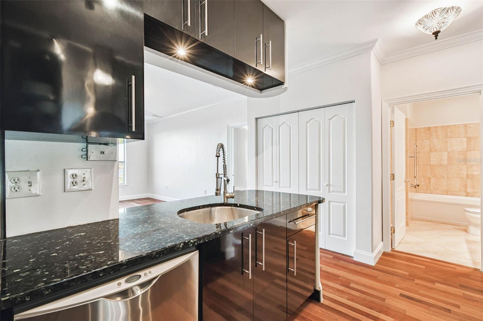 CULBREATH KEY BAYSIDE CONDOMIN - Residential