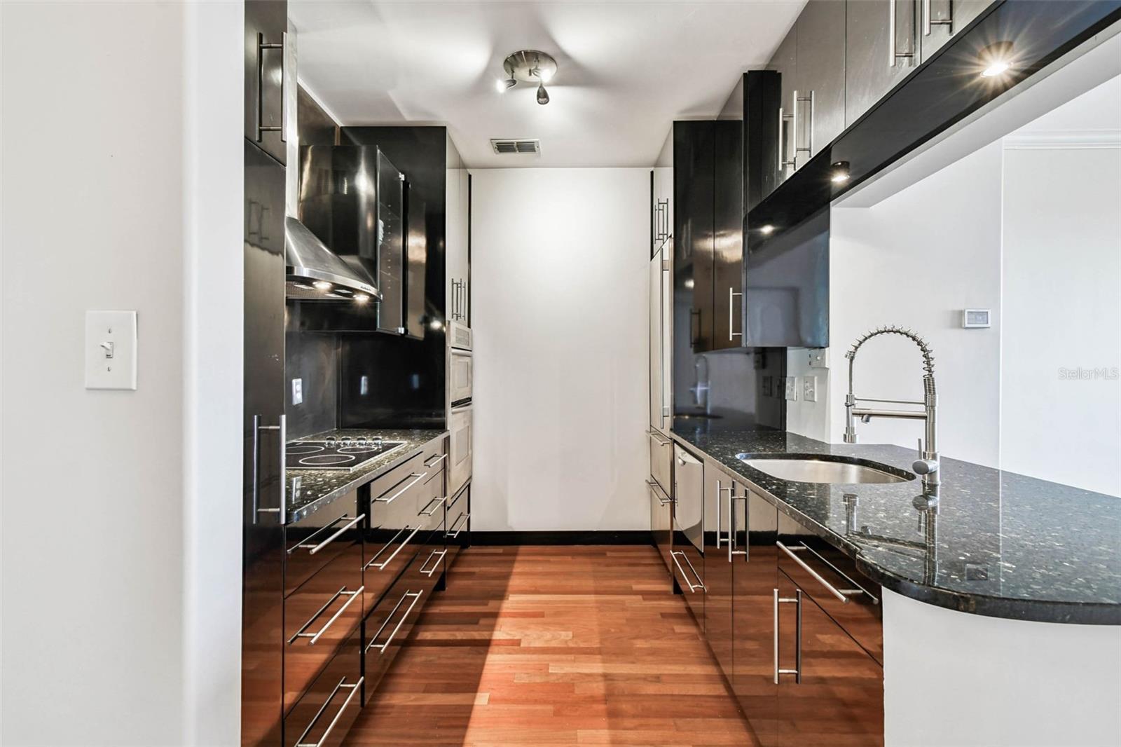 CULBREATH KEY BAYSIDE CONDOMIN - Residential