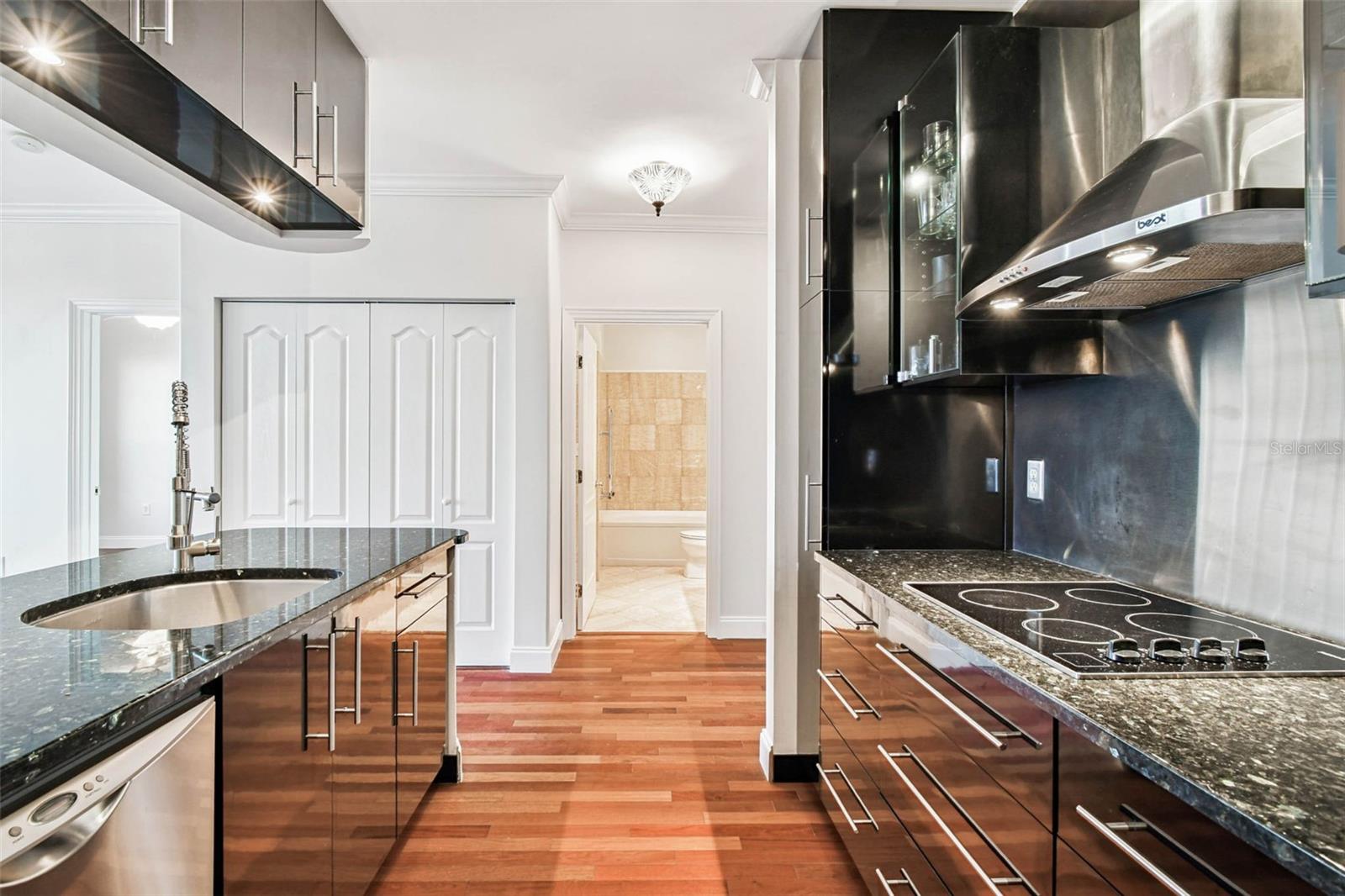 CULBREATH KEY BAYSIDE CONDOMIN - Residential