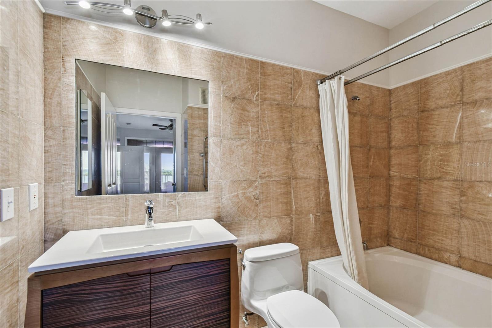 CULBREATH KEY BAYSIDE CONDOMIN - Residential