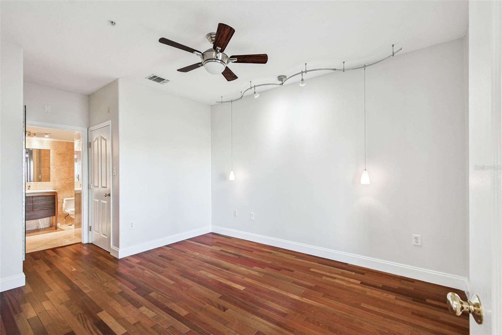 CULBREATH KEY BAYSIDE CONDOMIN - Residential