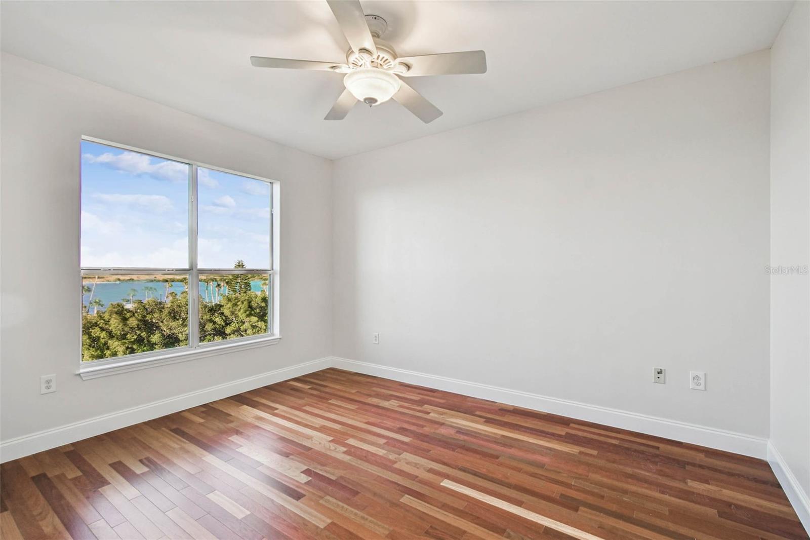 CULBREATH KEY BAYSIDE CONDOMIN - Residential