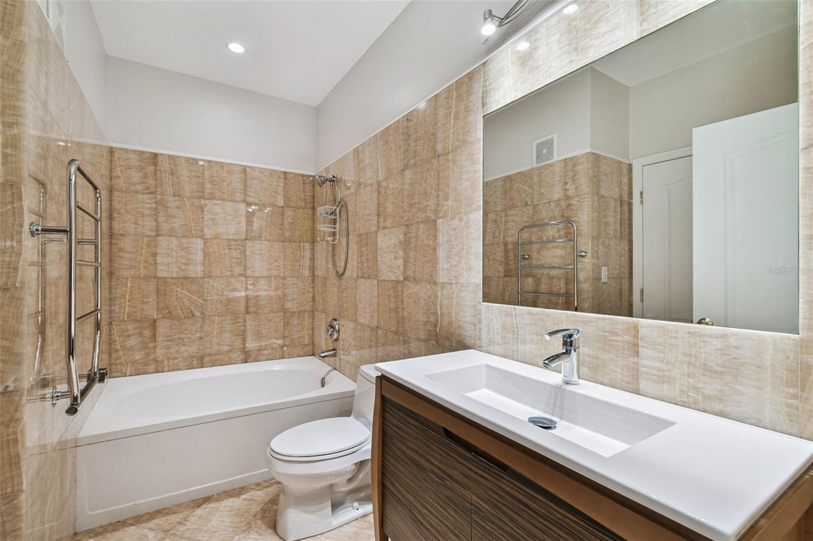 CULBREATH KEY BAYSIDE CONDOMIN - Residential