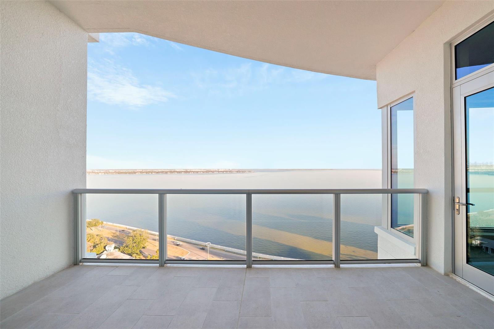 ALTURA BAYSHORE - Residential
