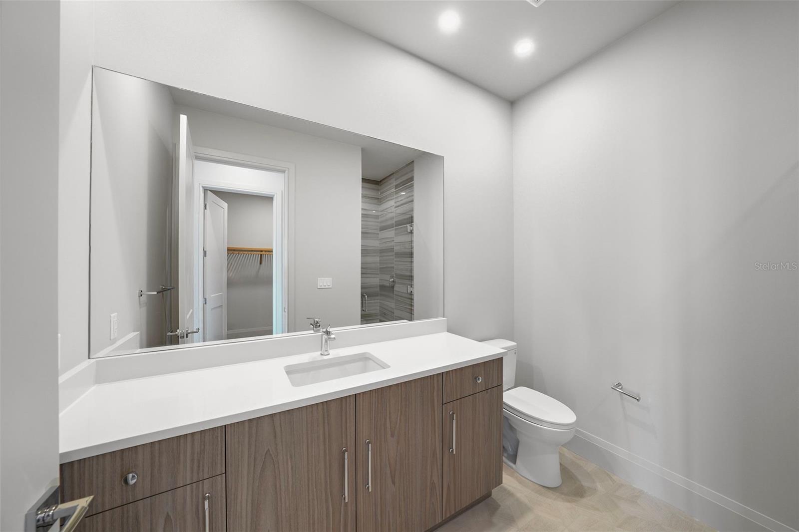 ALTURA BAYSHORE - Residential