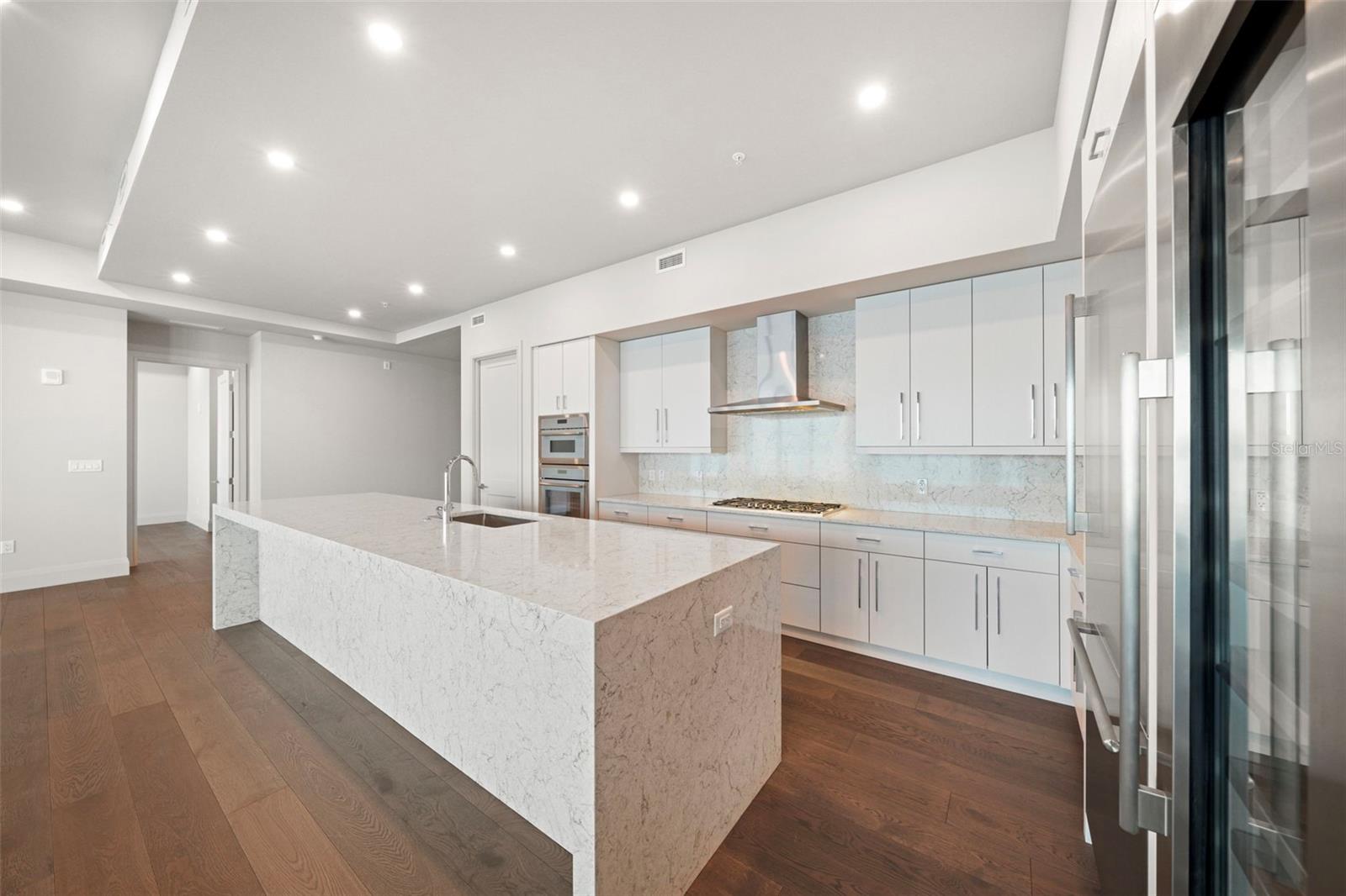 ALTURA BAYSHORE - Residential