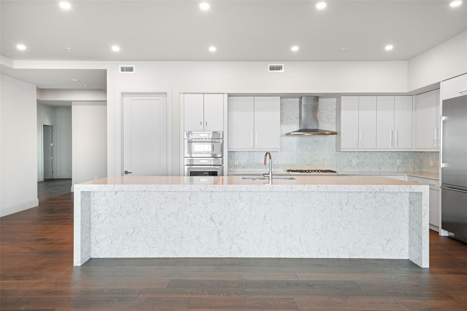 ALTURA BAYSHORE - Residential