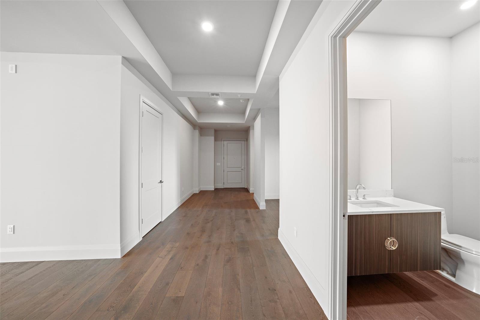 ALTURA BAYSHORE - Residential