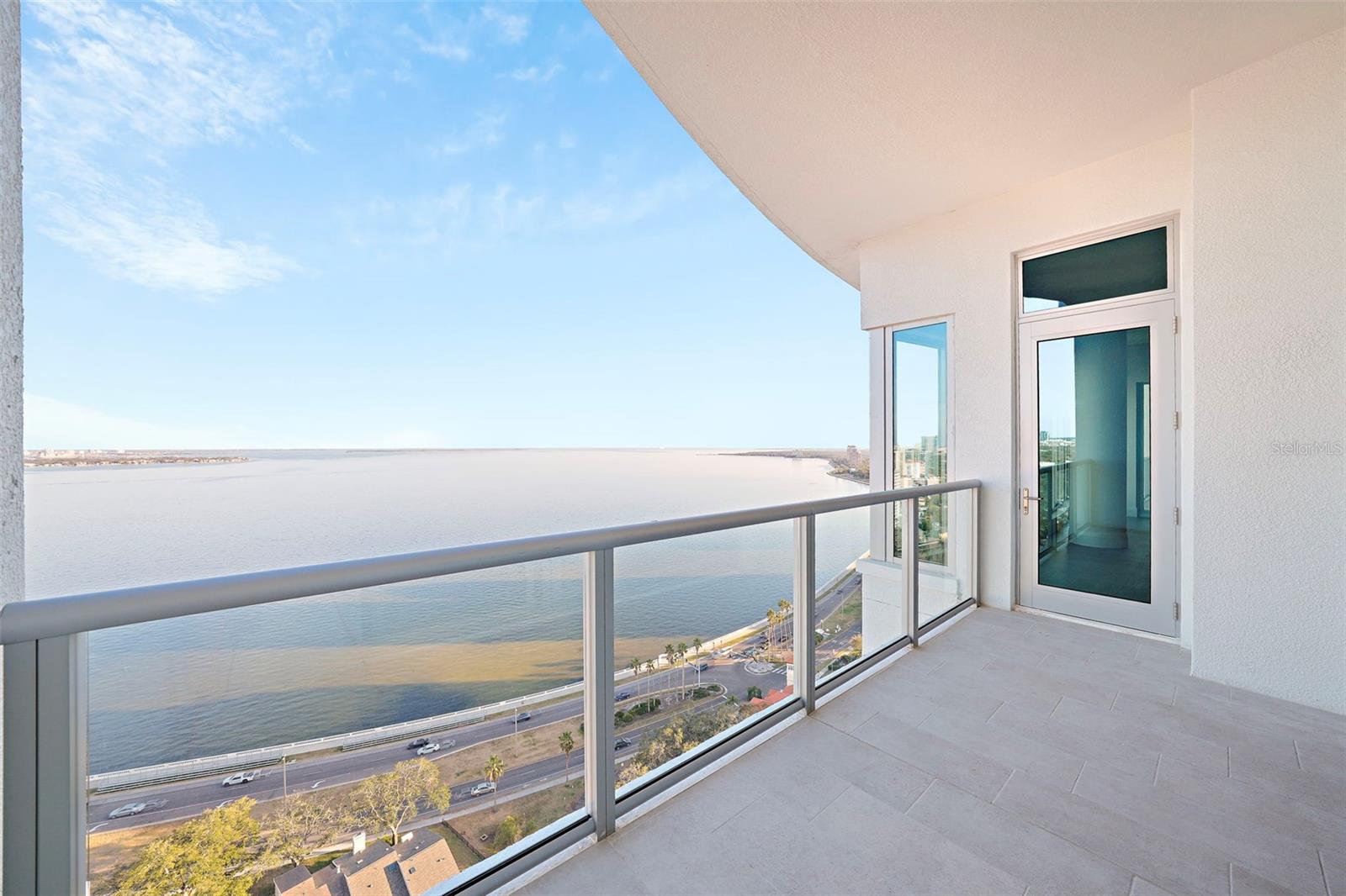 ALTURA BAYSHORE - Residential