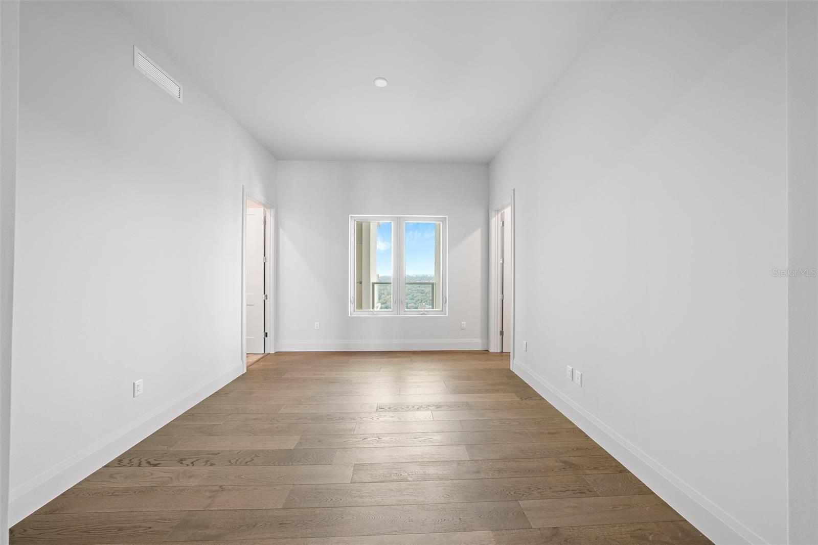 ALTURA BAYSHORE - Residential