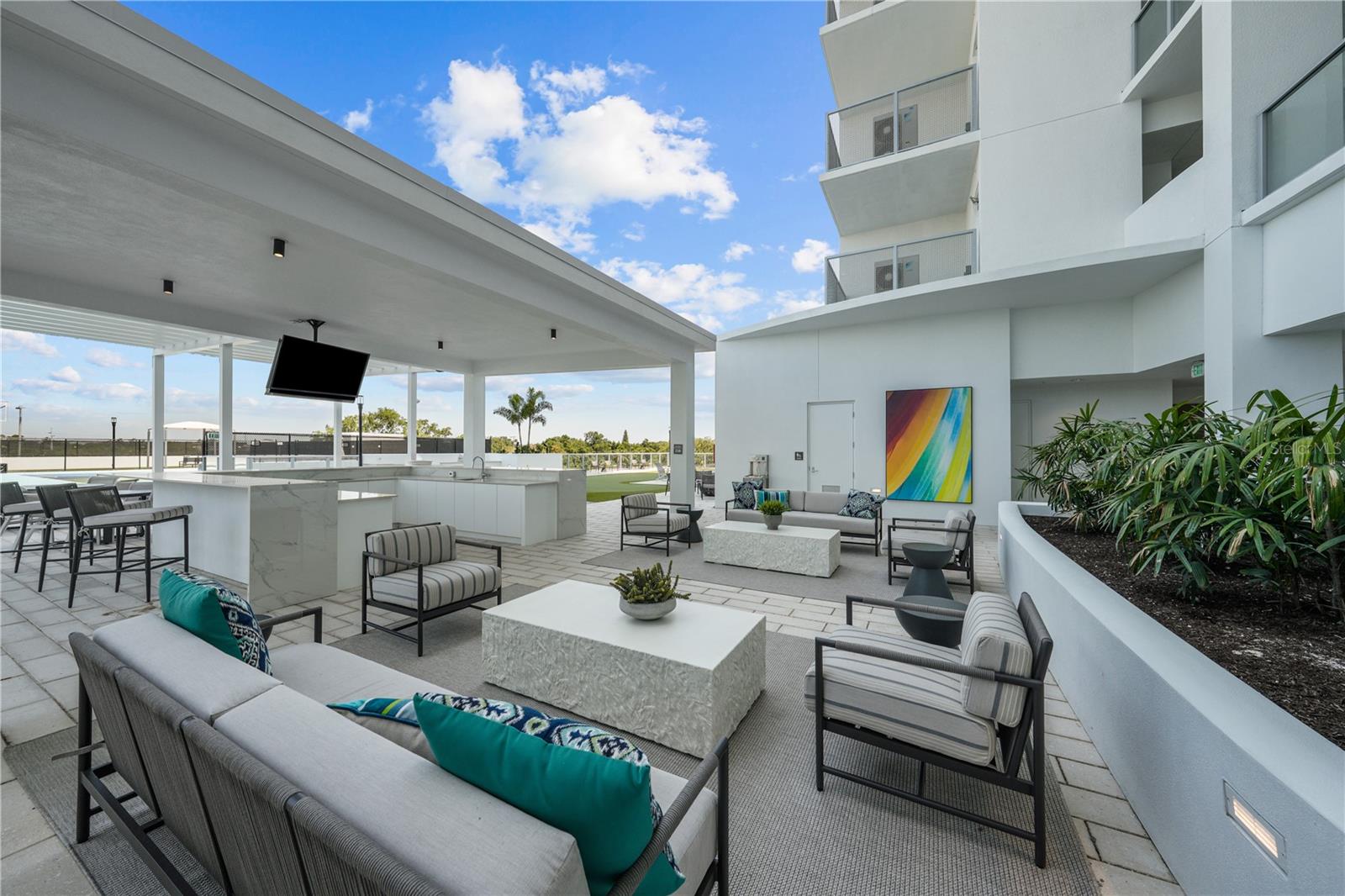 ALTURA BAYSHORE - Residential