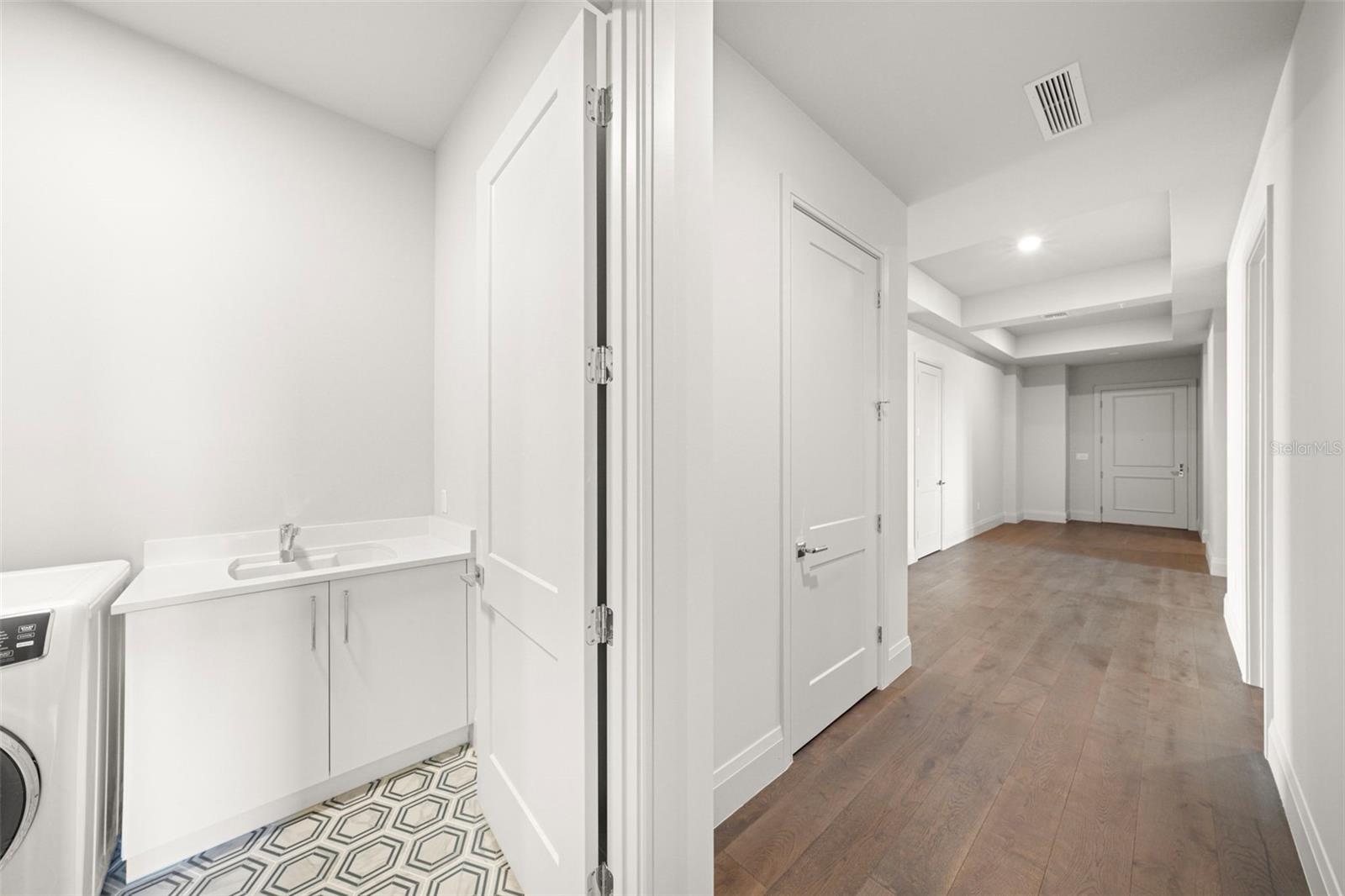 ALTURA BAYSHORE - Residential