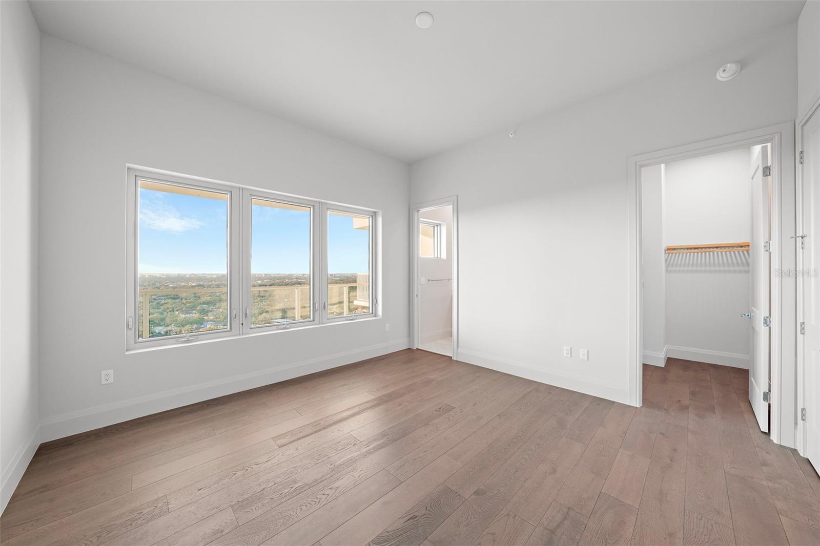 ALTURA BAYSHORE - Residential