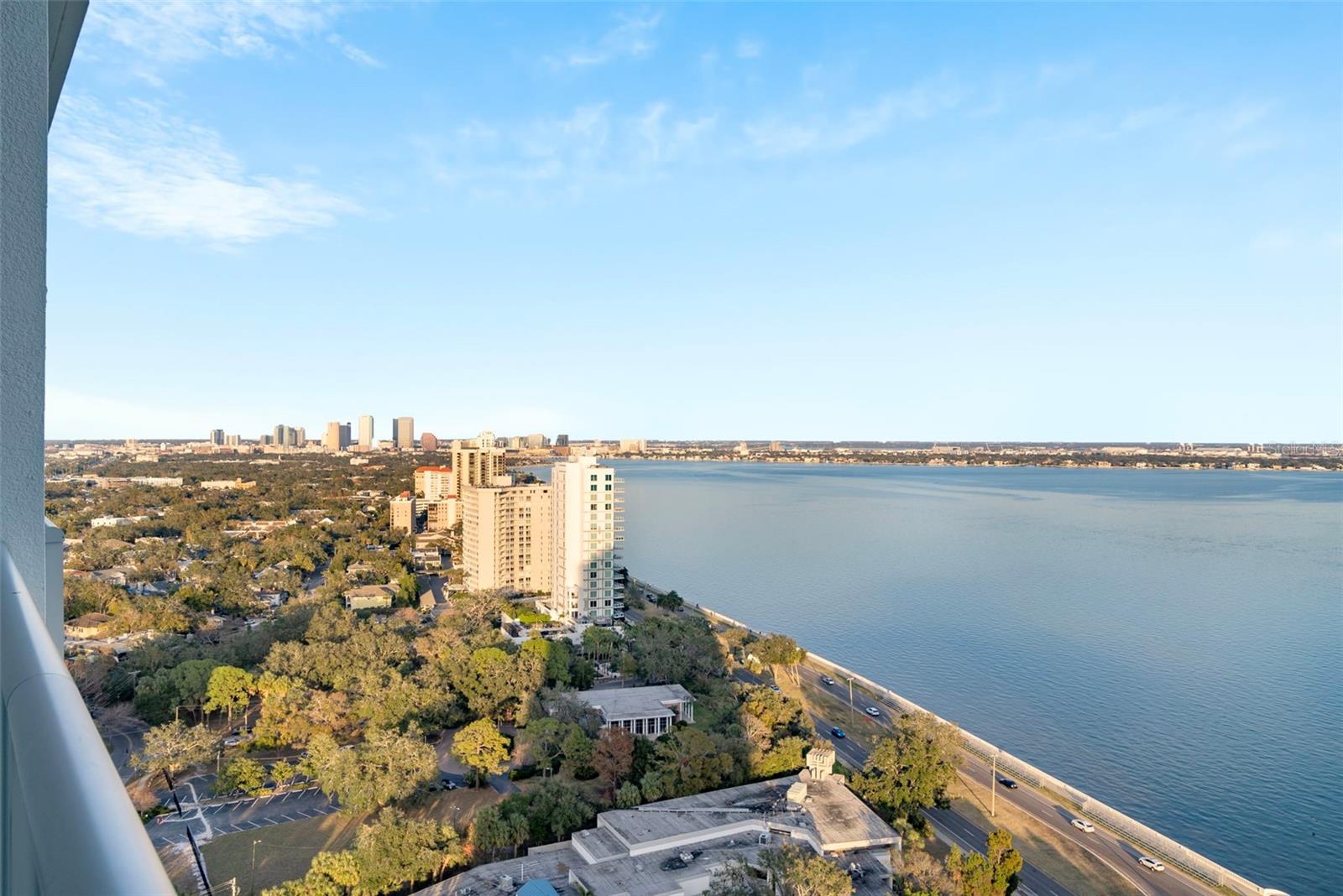 ALTURA BAYSHORE - Residential