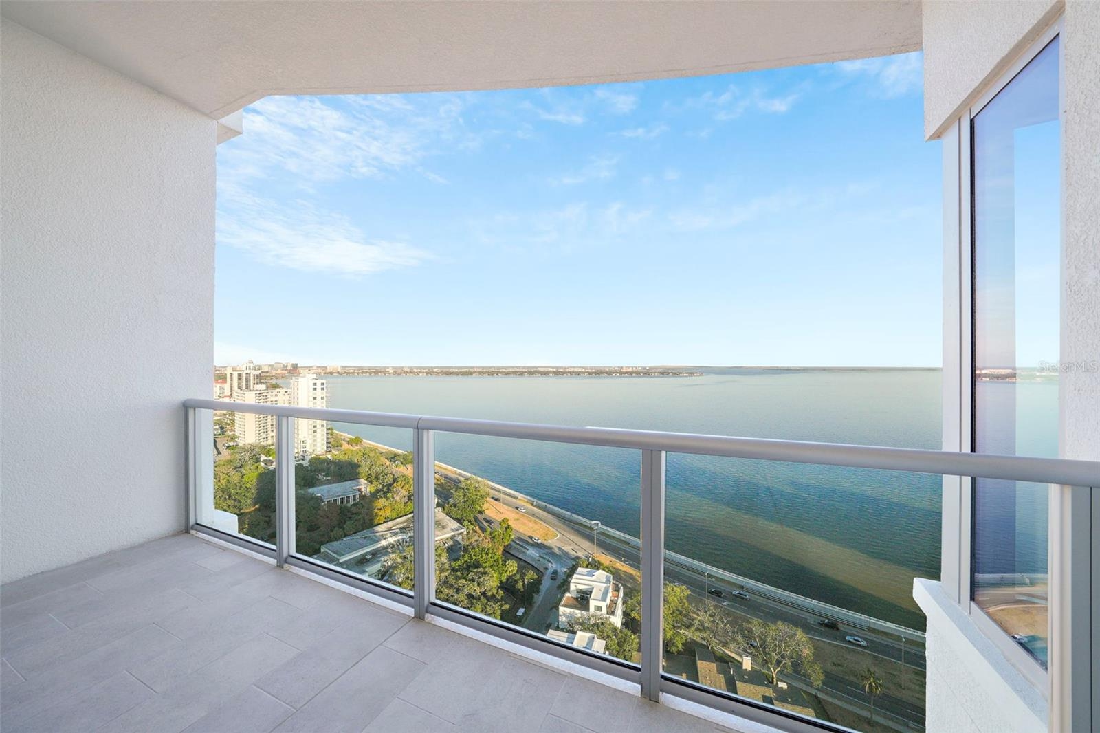 ALTURA BAYSHORE - Residential