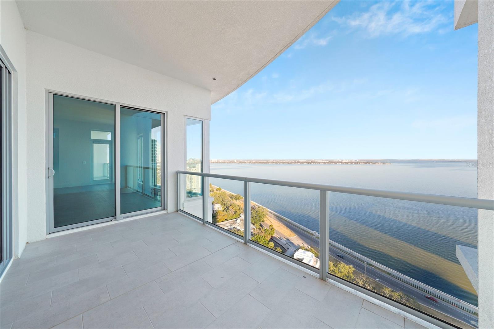 ALTURA BAYSHORE - Residential