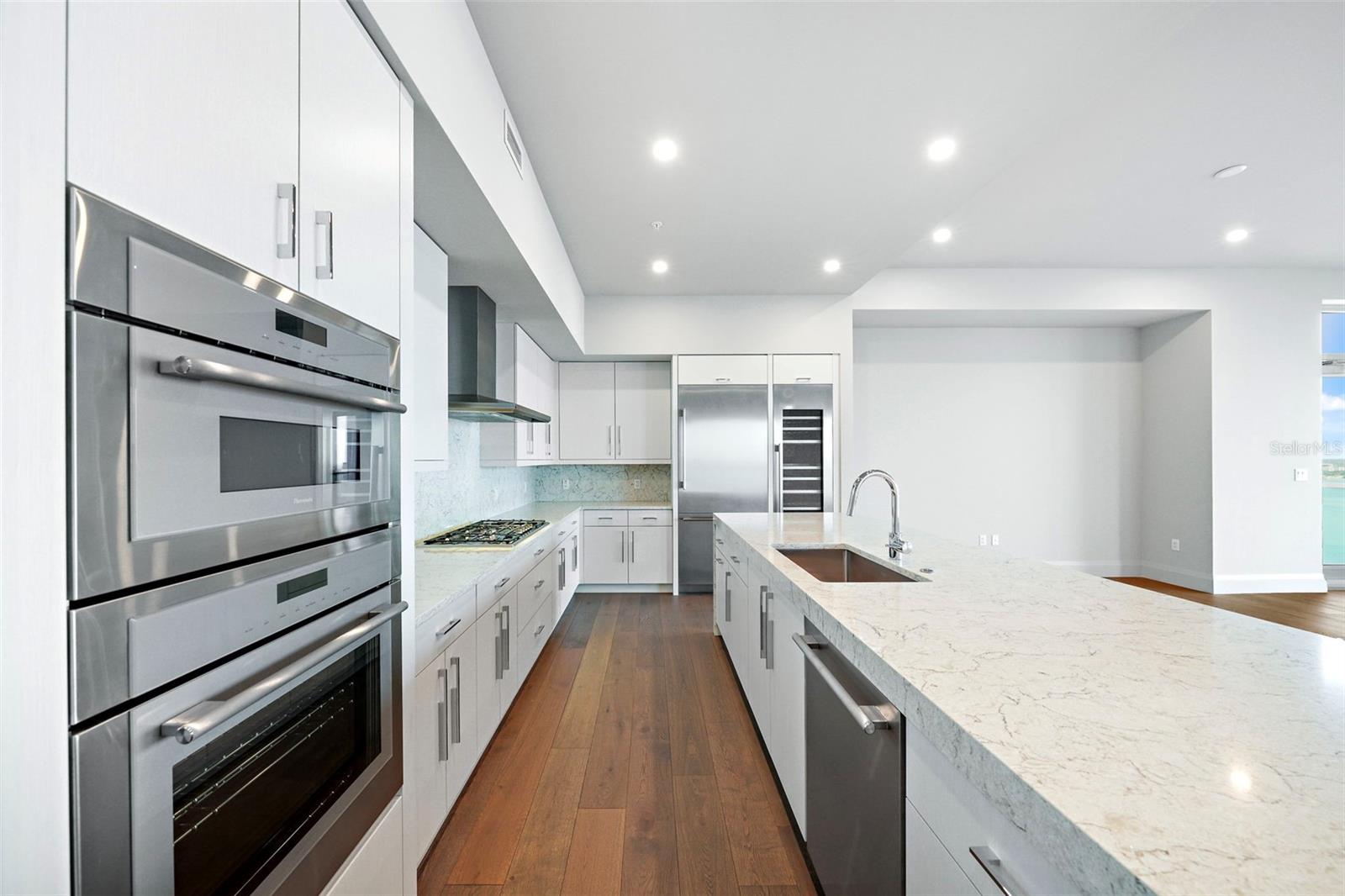 ALTURA BAYSHORE - Residential