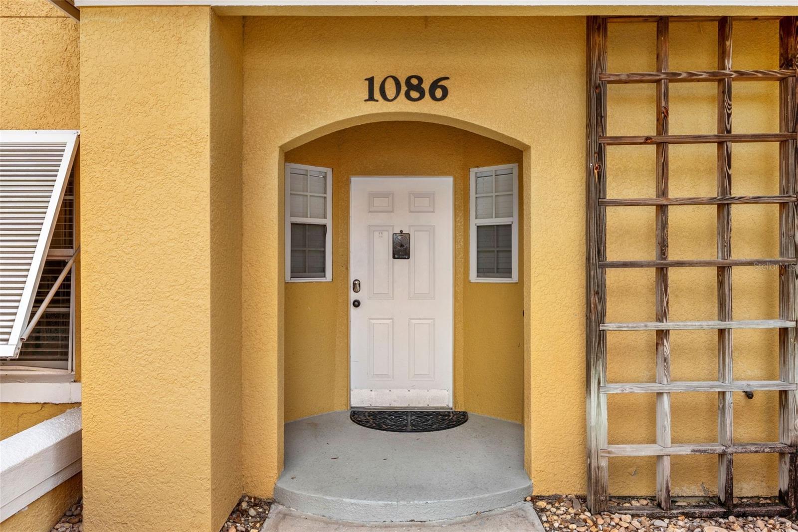 1086 PARK RIDGE CIRCLE