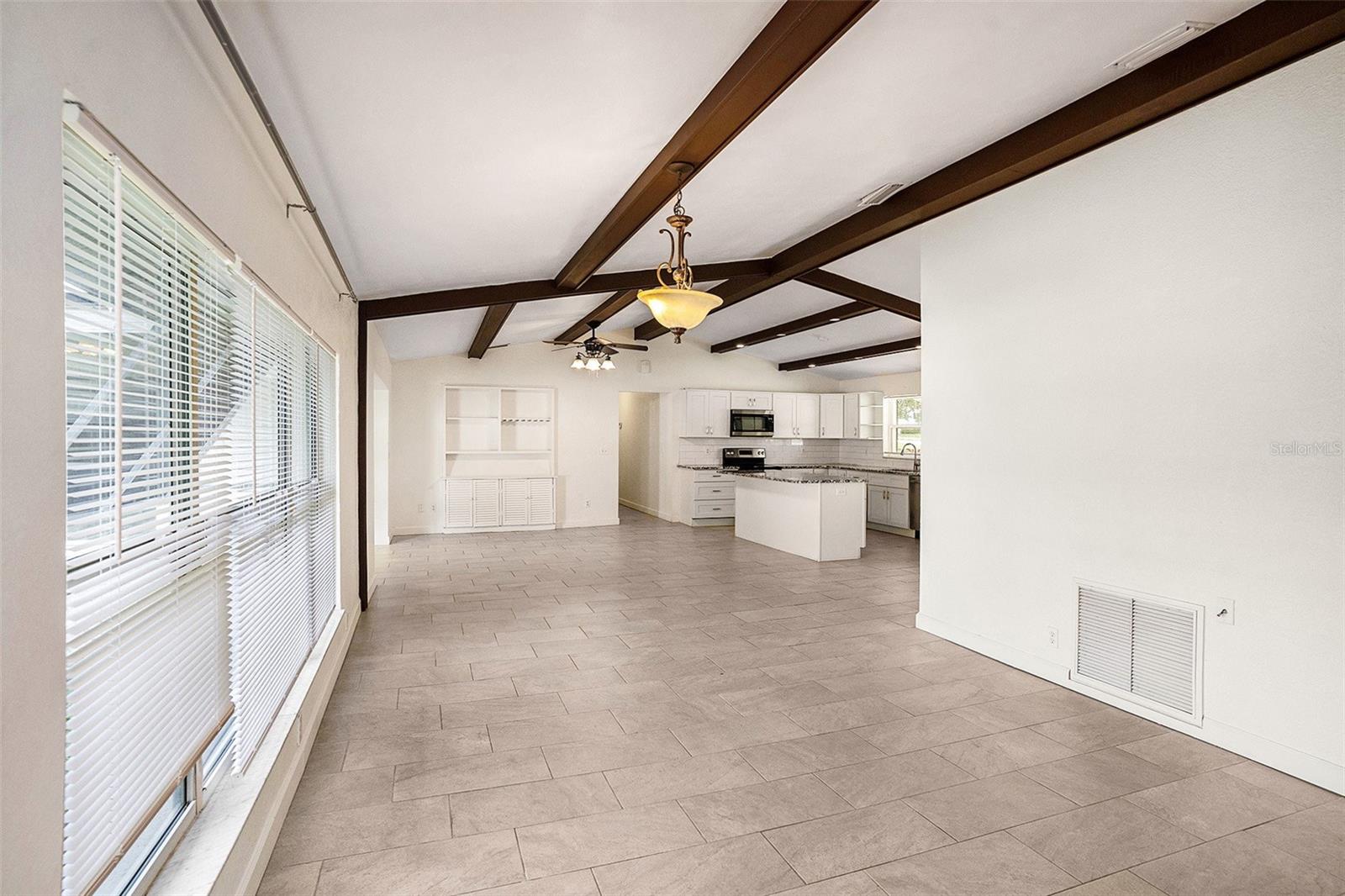 SUNSET LAKE ESTATES - Residential Lease