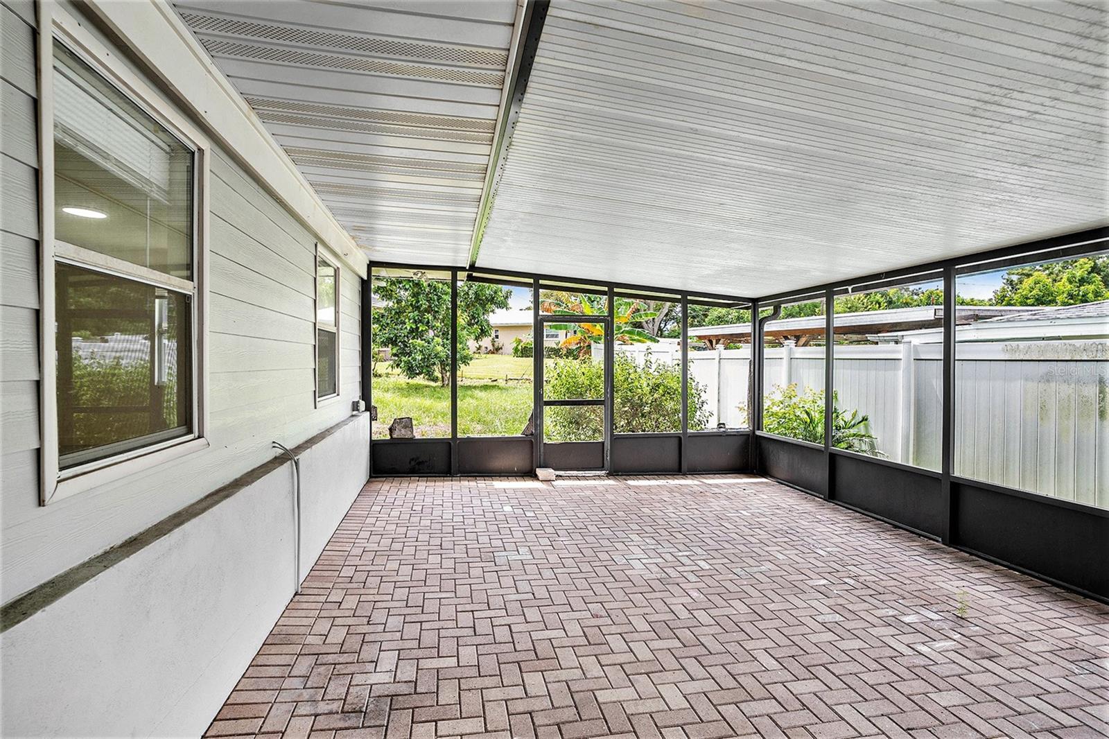 SUNSET LAKE ESTATES - Residential Lease