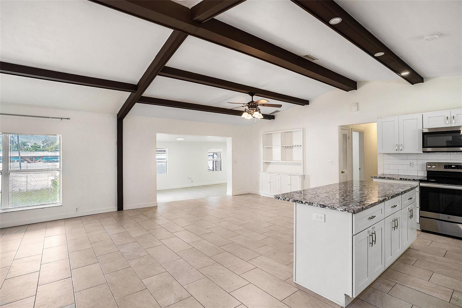 SUNSET LAKE ESTATES - Residential Lease