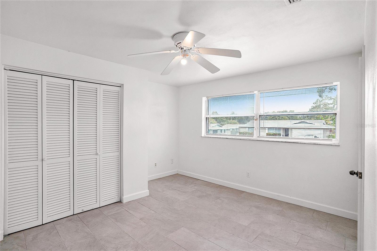 SUNSET LAKE ESTATES - Residential Lease