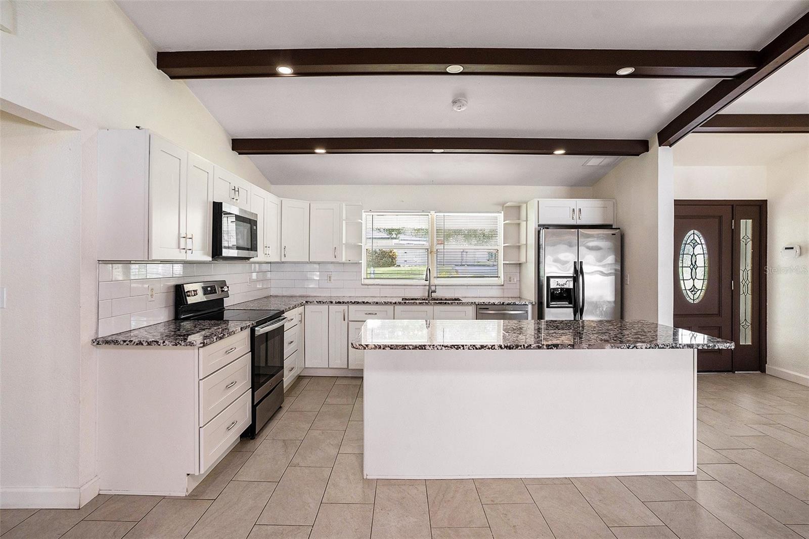 SUNSET LAKE ESTATES - Residential Lease