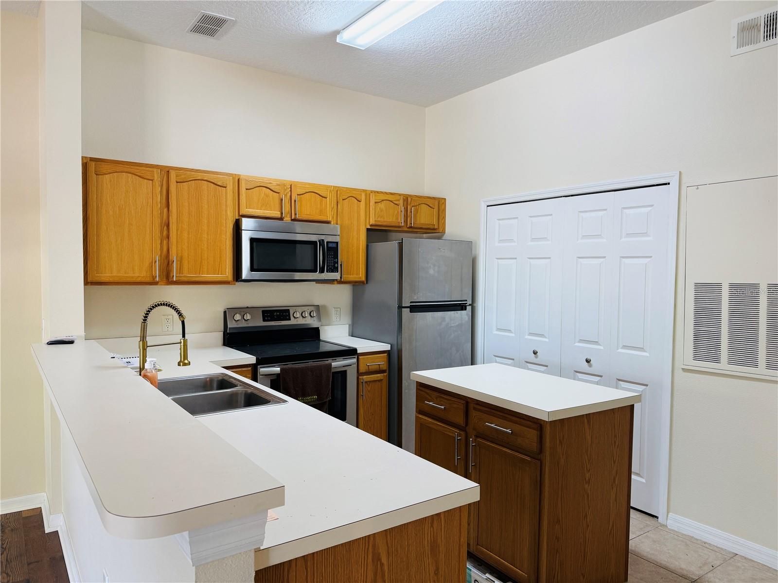 OAK RIDGE - Residential