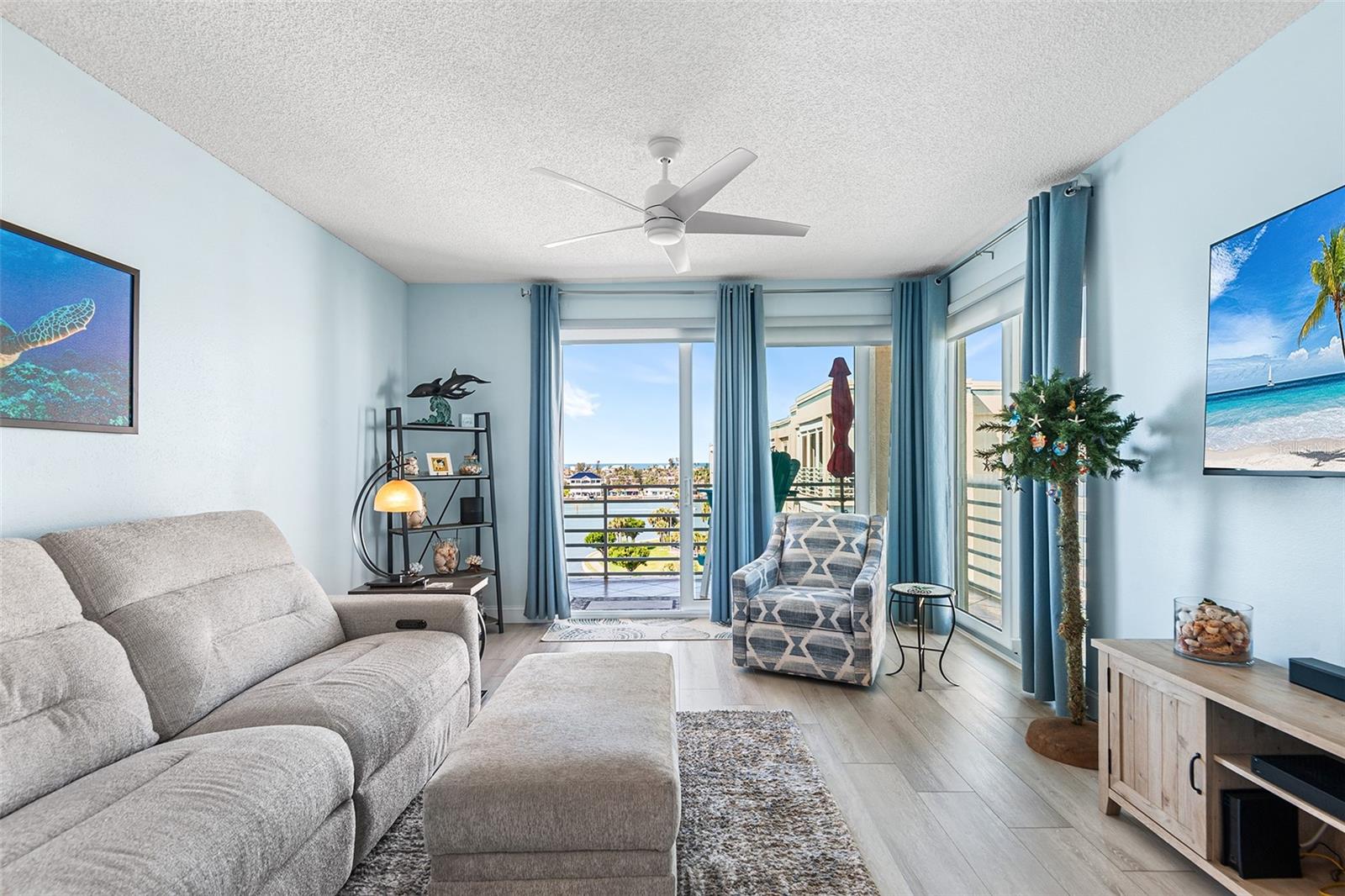 HARBOURSIDE CONDO - Residential