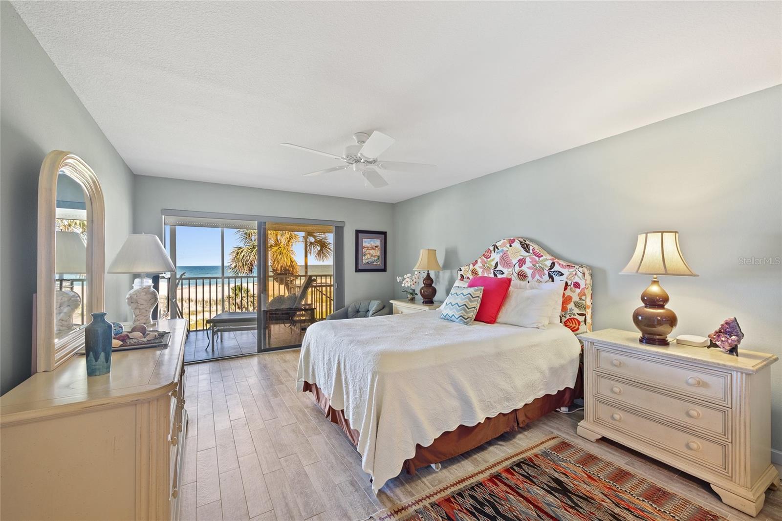 GOLDEN BEACH CONDO RESIDENCE - Residential