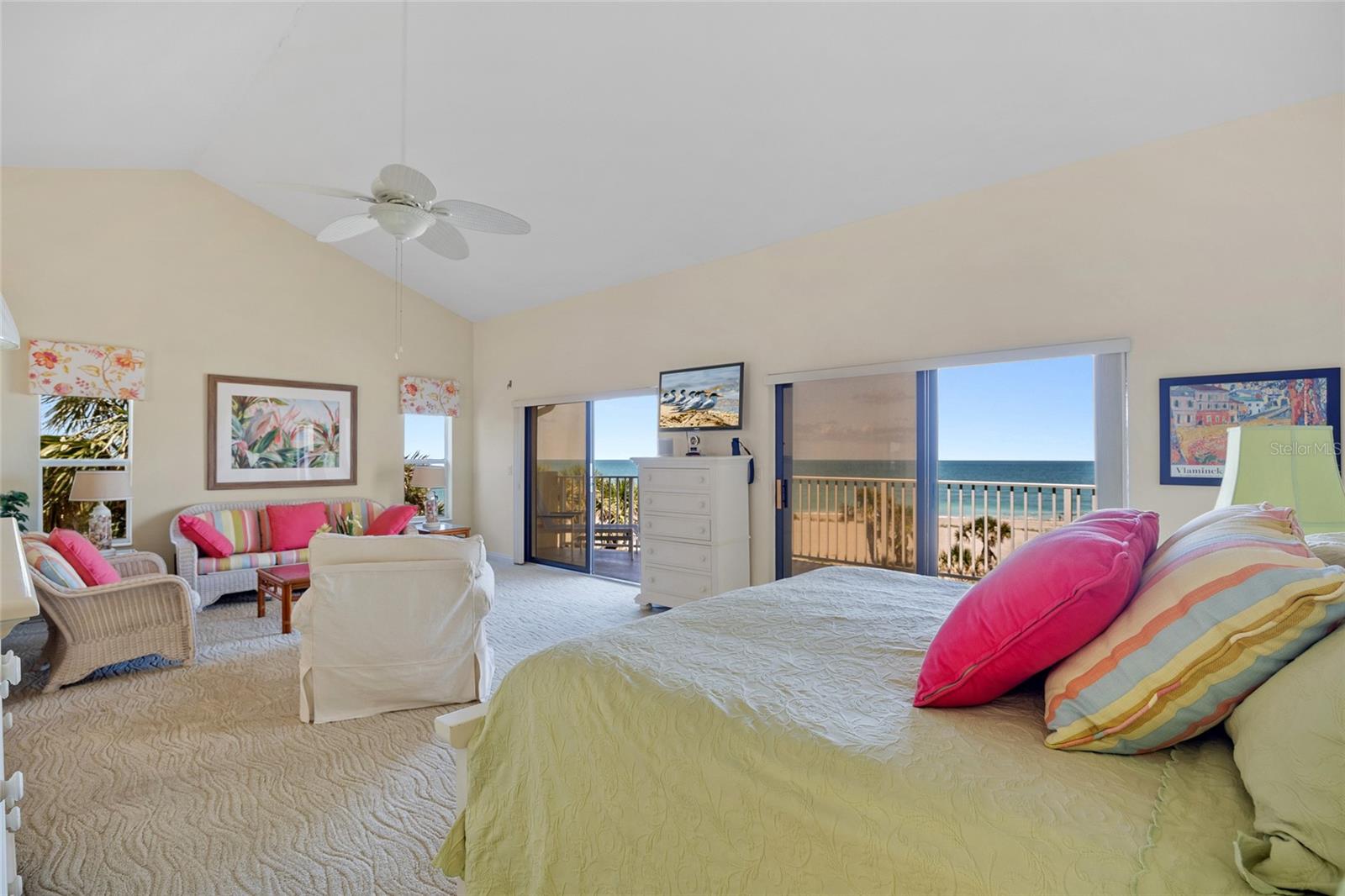 GOLDEN BEACH CONDO RESIDENCE - Residential