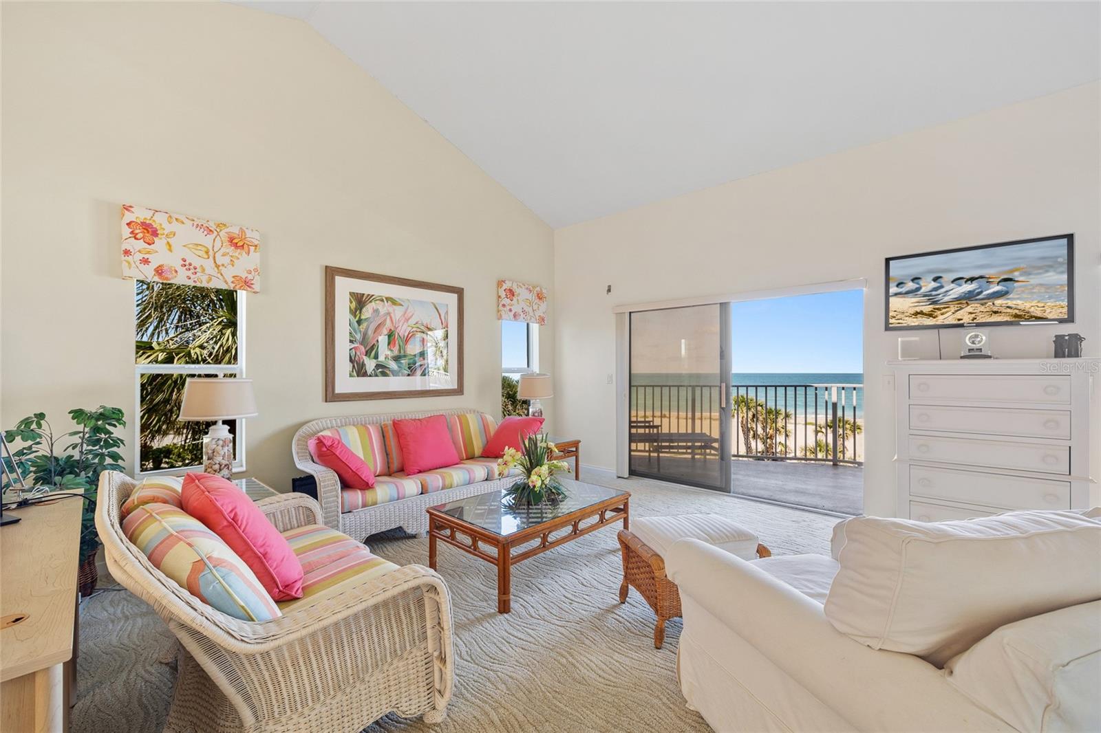 GOLDEN BEACH CONDO RESIDENCE - Residential
