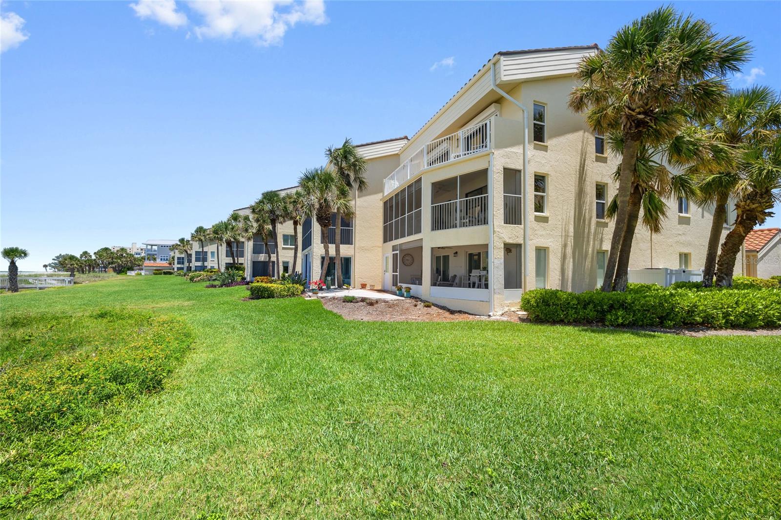 GOLDEN BEACH CONDO RESIDENCE - Residential