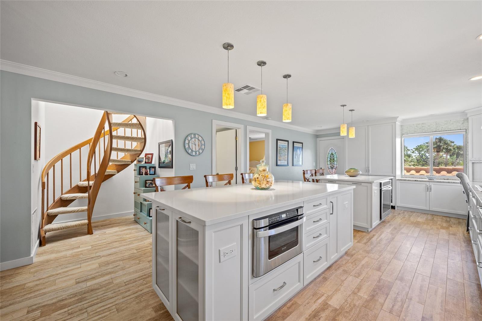 GOLDEN BEACH CONDO RESIDENCE - Residential