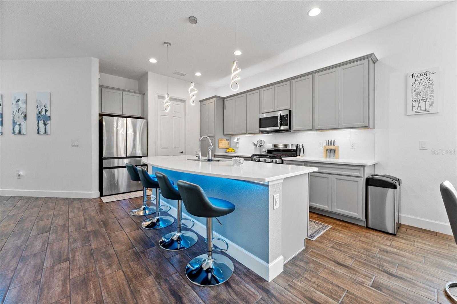 5520 SILVER SUN DRIVE