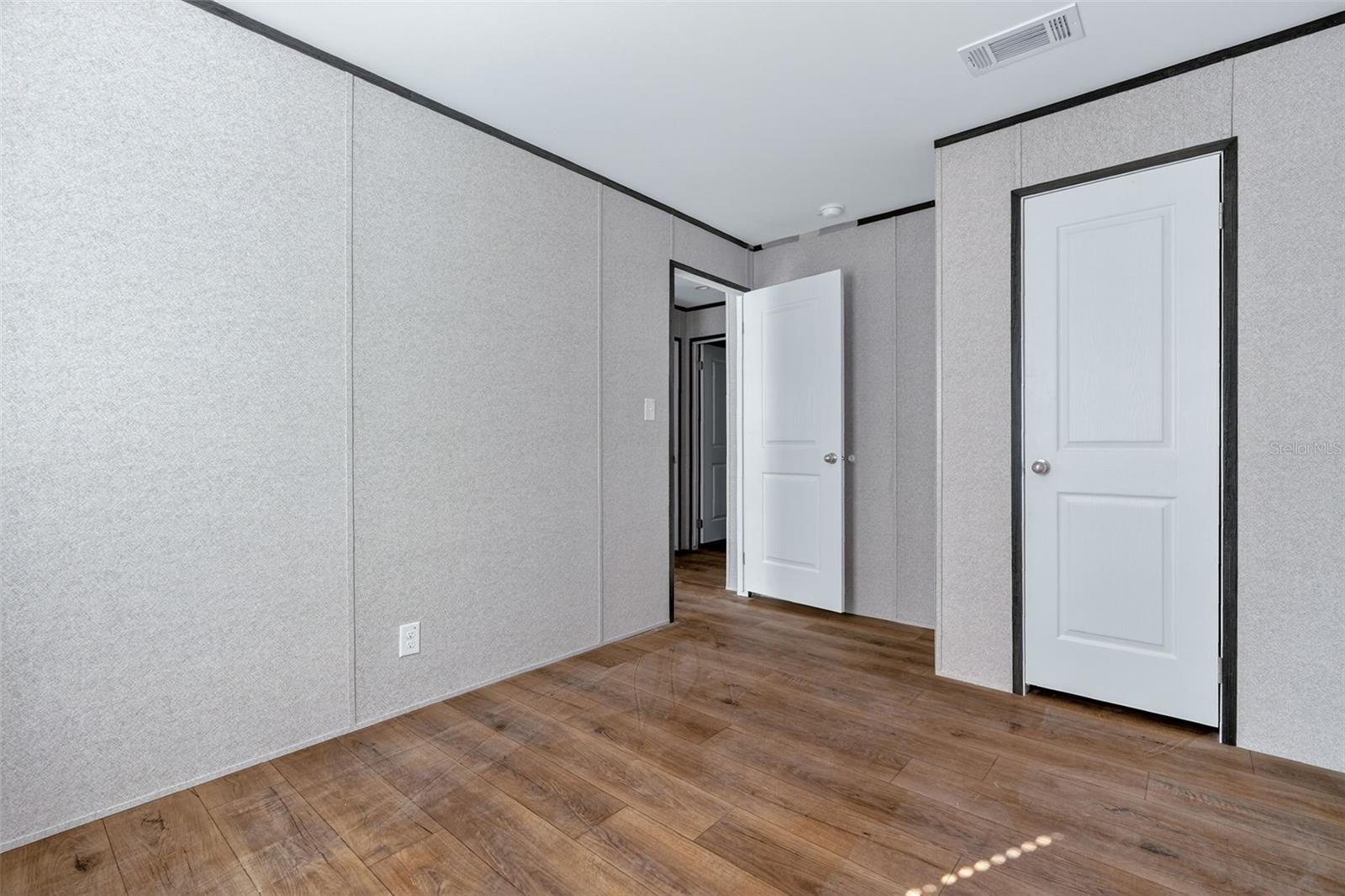 OAK RIDGE ESTATES - Residential