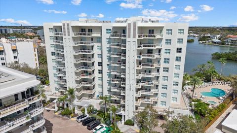 Photo of 1660 Summerhouse Lane #402, Sarasota, FL 34242 (MLS # A4684751)