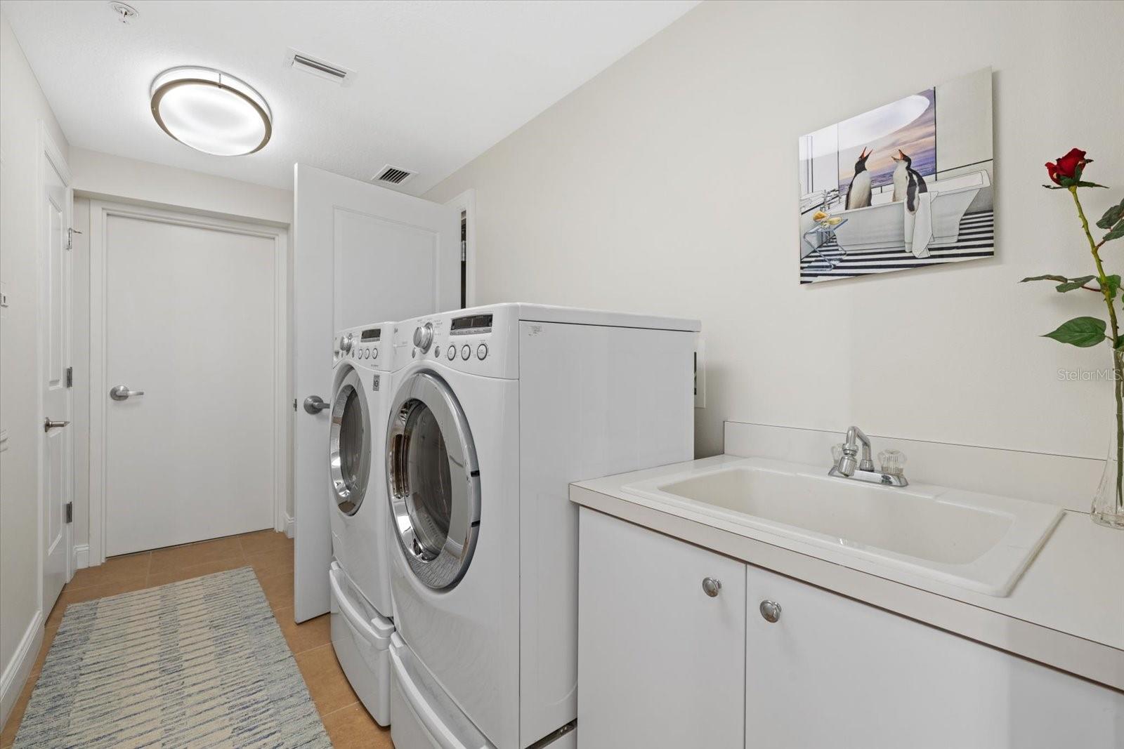 SUMMER COVE ON SIESTA - Residential