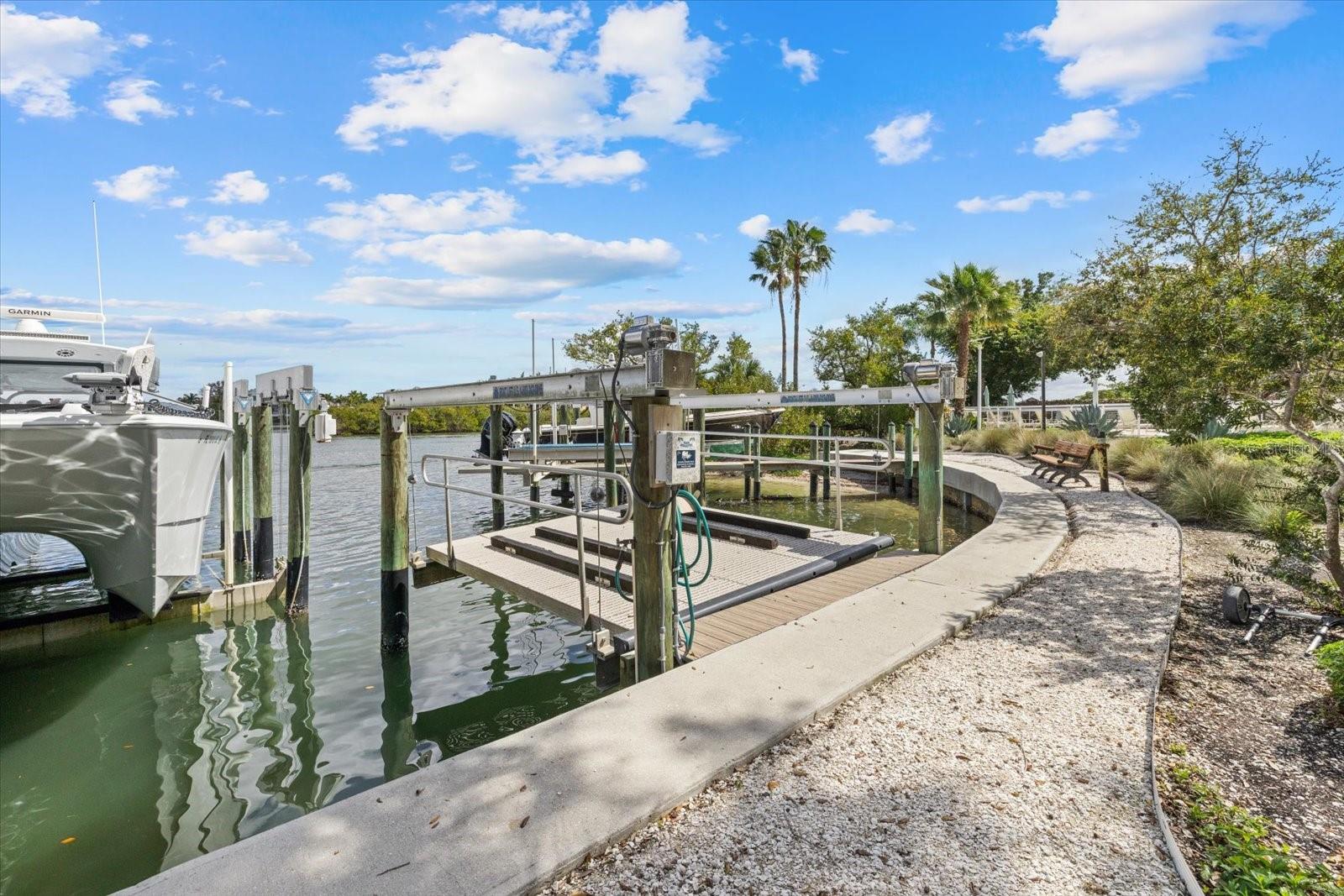 SUMMER COVE ON SIESTA - Residential