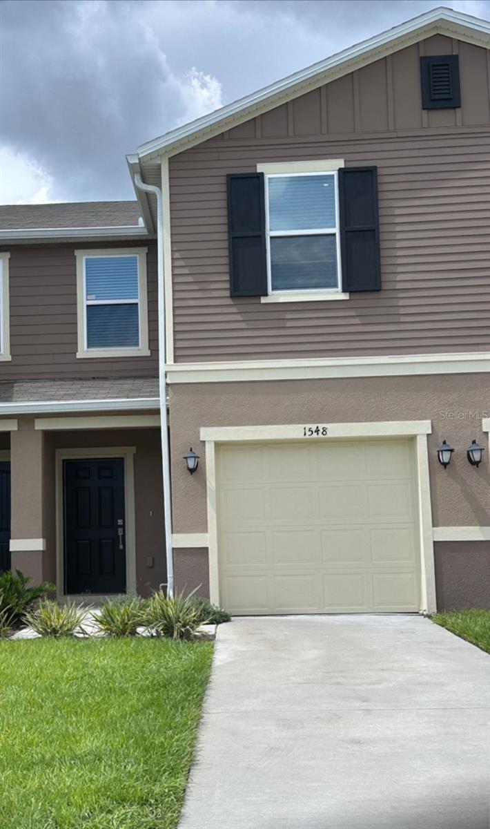 Townhouses 3 bedroom and 2.5 Bathroom
No CDD fees
Convenient to US-27, US-192 and Hwy. 429
Close to area employers, including Walt Disney World®, Davenport Medical Center, AdventHealth Celebration and US-192 resorts
Near shopping and dining at Posner Park and Disney Springs
Short drive to family fun at Disney's Animal Kingdom®, Magic Kingdom®, Epcot® and Island H2O Water Park
Outdoor recreation nearby at Lake Louisa State Park, Northeast Regional Park, ChampionsGate Golf Club and Orange Lake Resort