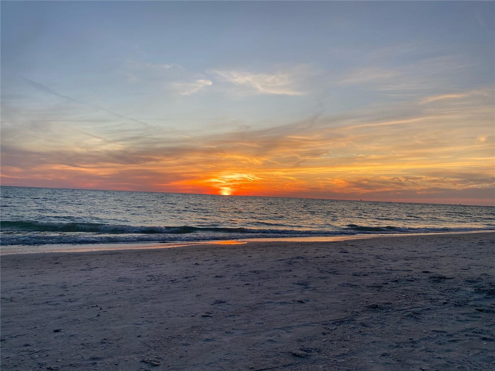 SUNSET COVE OF TREASURE - Residential