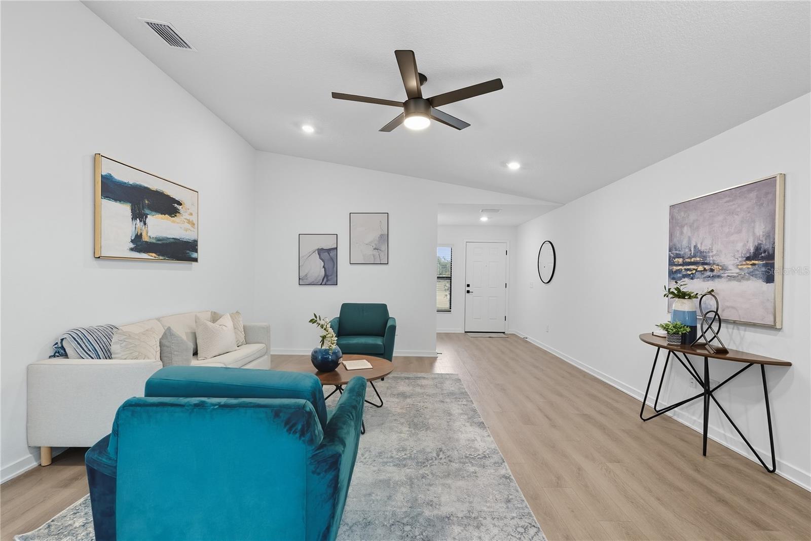 CROSSING/PALM RIVER - Residential Lease