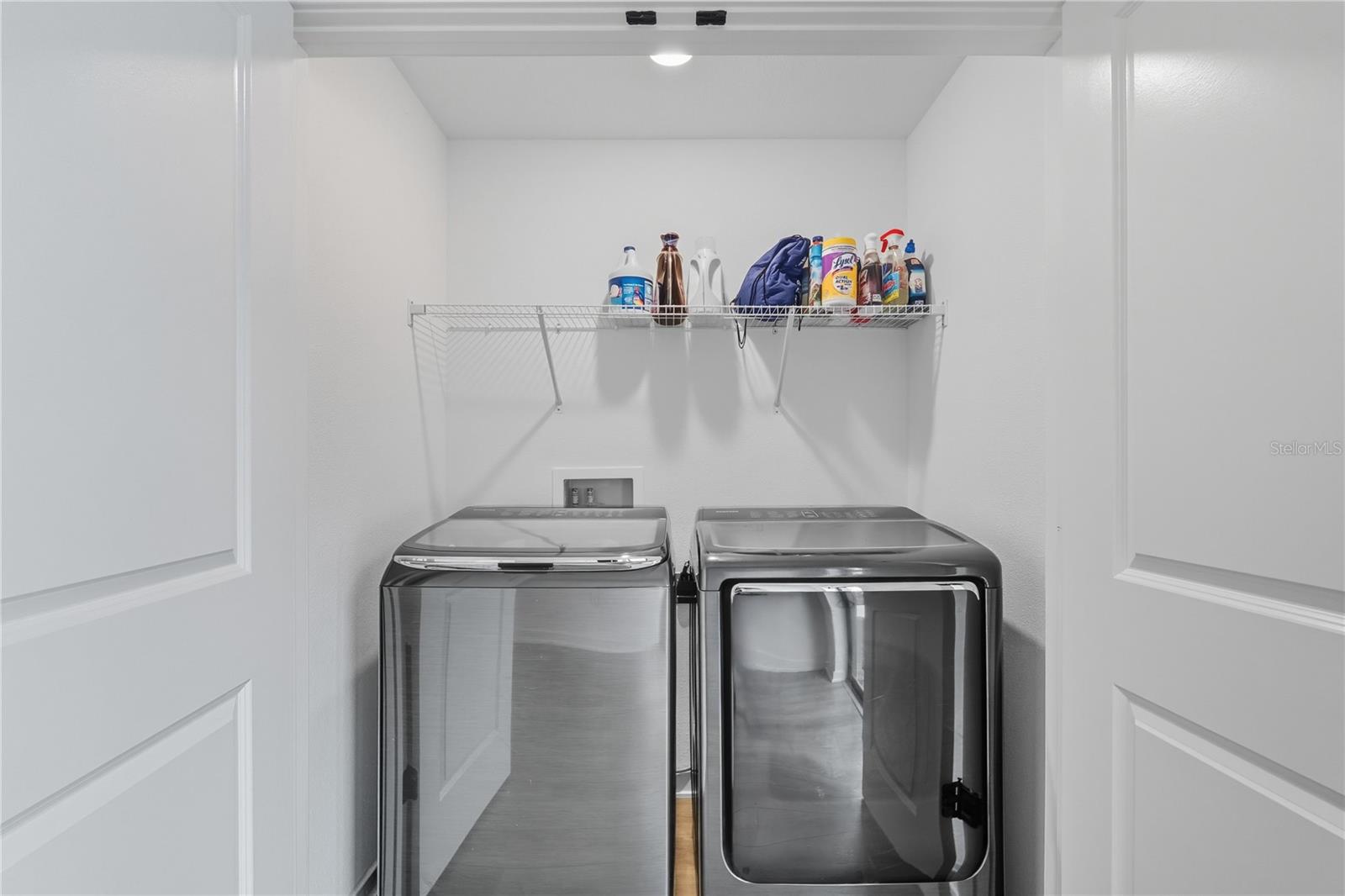 CROSSING/PALM RIVER - Residential Lease