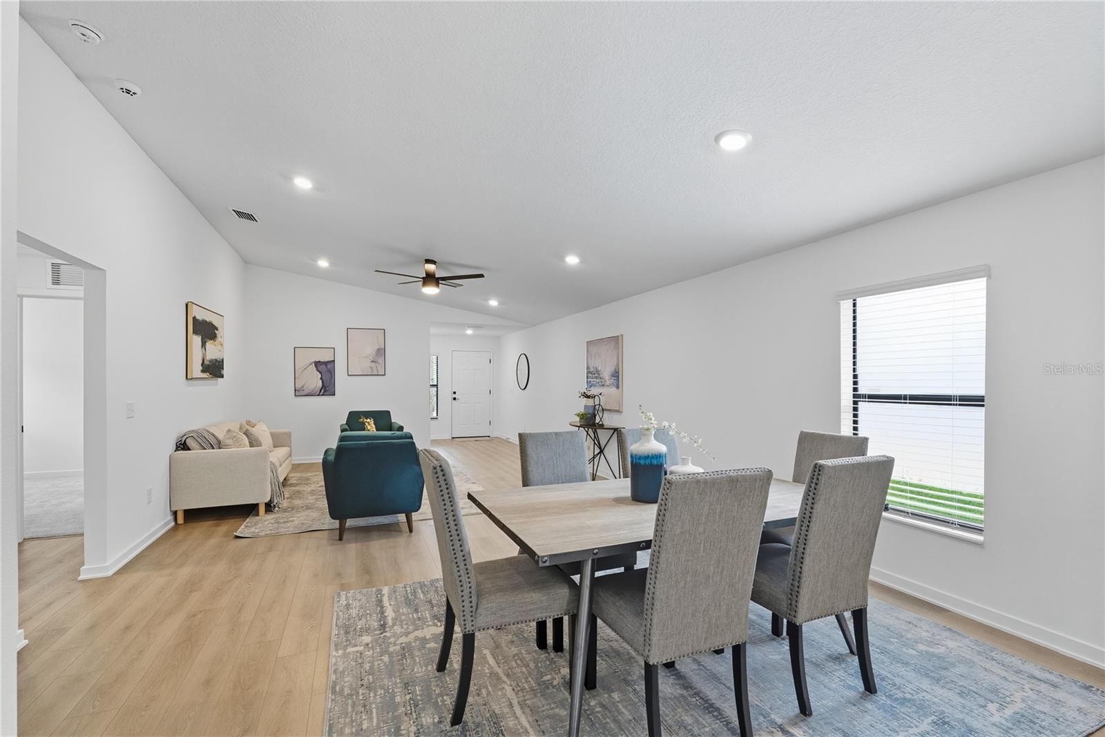 CROSSING/PALM RIVER - Residential Lease