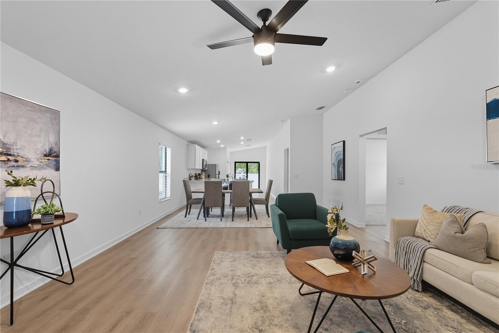 CROSSING/PALM RIVER - Residential Lease