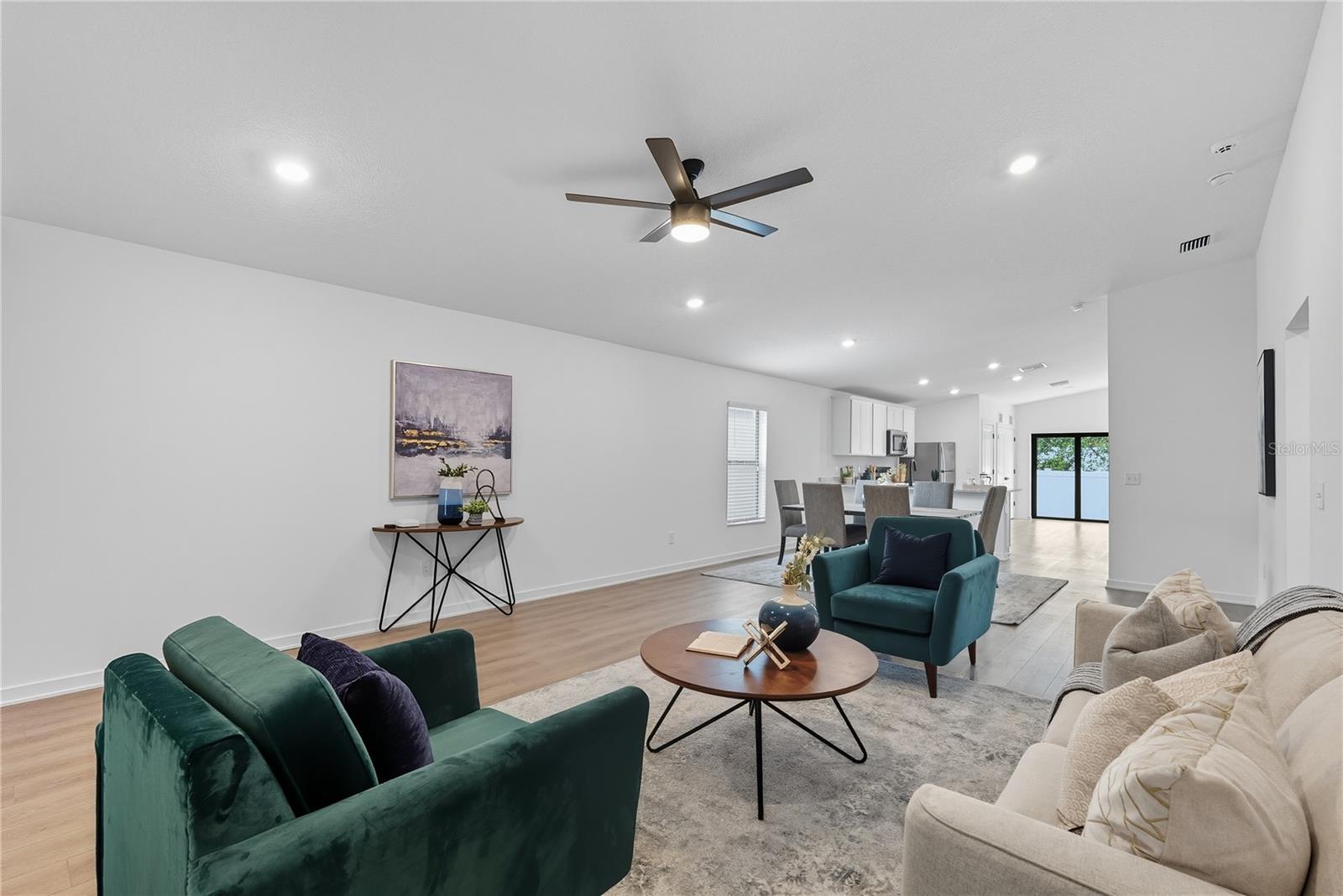 CROSSING/PALM RIVER - Residential Lease