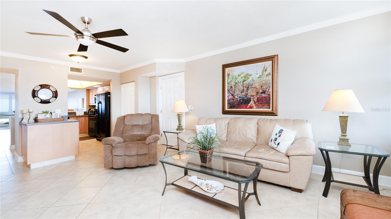 DIMUCCI TWIN TOWERS N & S - Residential