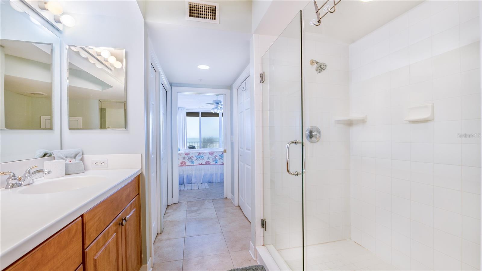 DIMUCCI TWIN TOWERS N & S - Residential