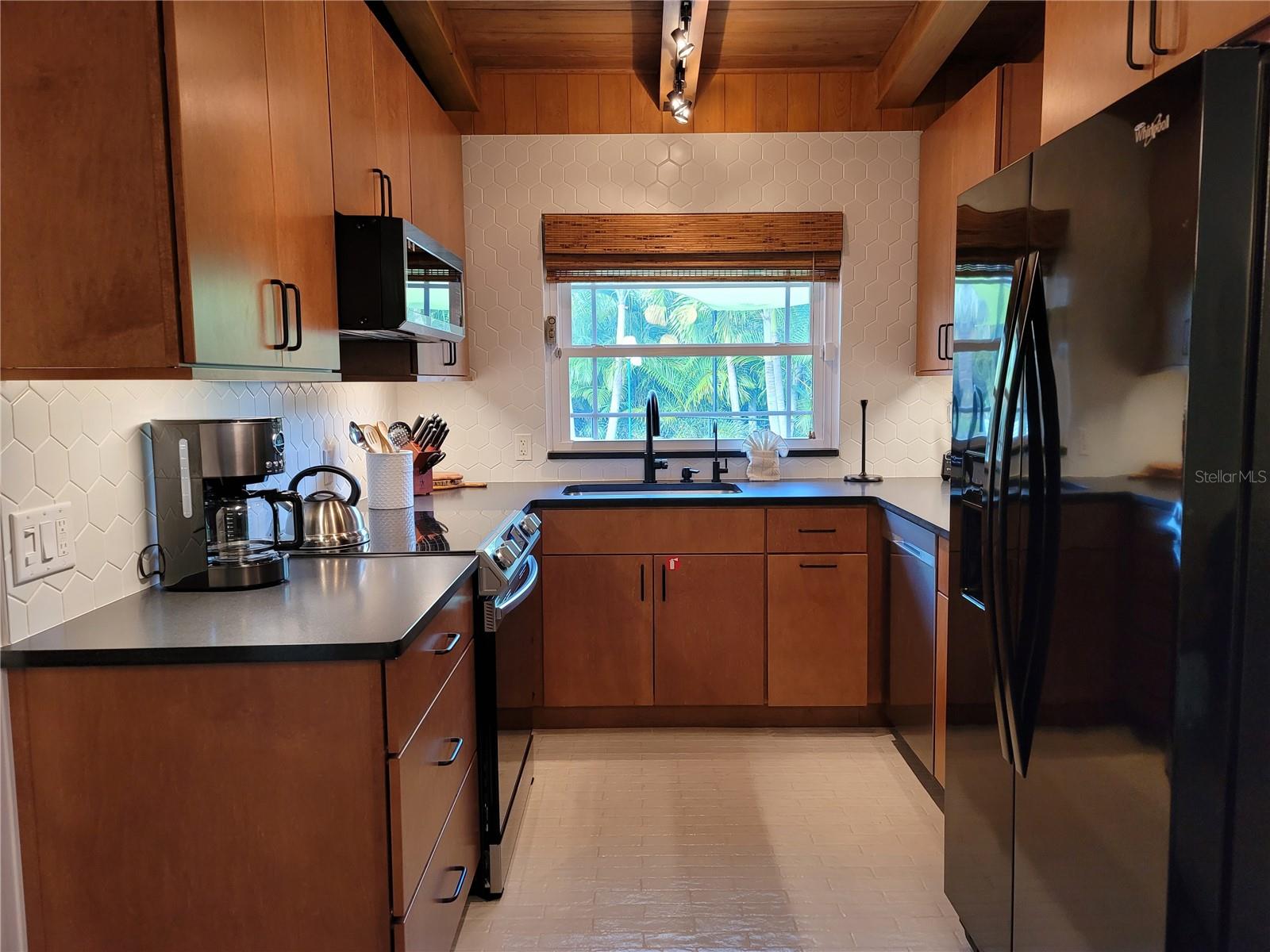 HOLMES BEACH 30TH UNIT - Residential