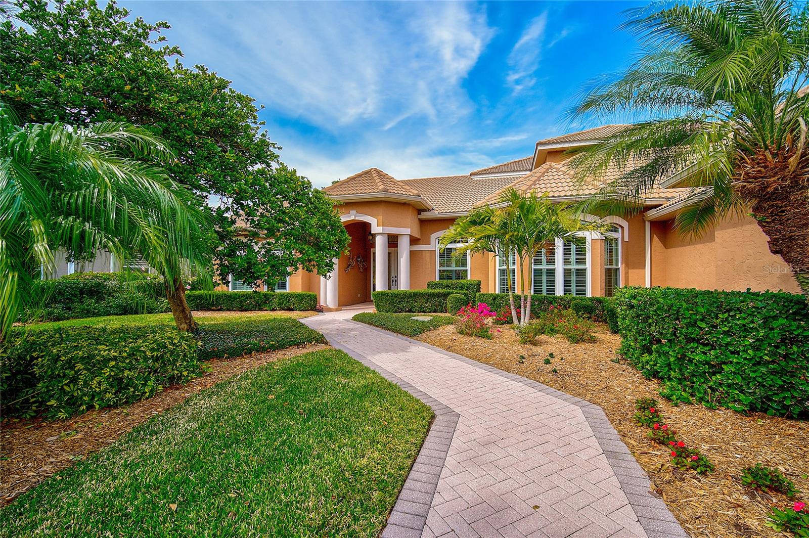2123 CALUSA LAKES BOULEVARD